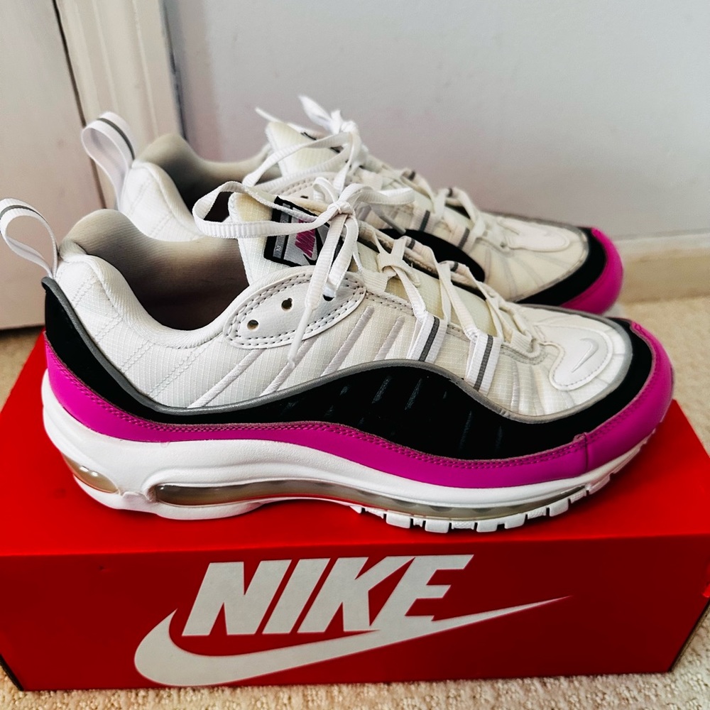 Airmax 98 size woman’s 8